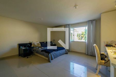 Suíte de casa de condomínio para alugar com 4 quartos, 320m² em Recreio dos Bandeirantes, Rio de Janeiro