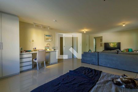 Suíte de casa de condomínio para alugar com 4 quartos, 320m² em Recreio dos Bandeirantes, Rio de Janeiro