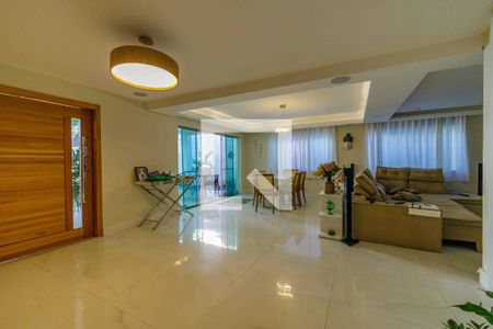 Sala de casa de condomínio para alugar com 4 quartos, 320m² em Recreio dos Bandeirantes, Rio de Janeiro