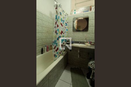 Banheiro de apartamento à venda com 3 quartos, 83m² em Petrópolis, Porto Alegre