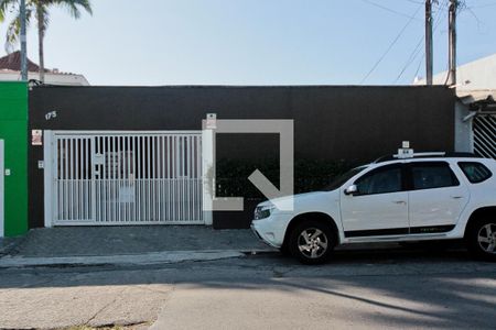 Fachada de casa à venda com 4 quartos, 290m² em Vila Mangalot, São Paulo