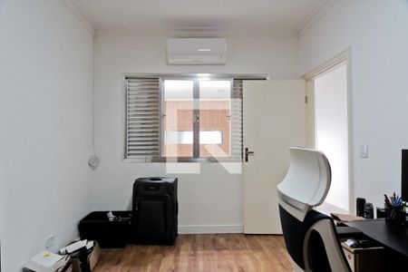 Quarto 2 de casa à venda com 4 quartos, 290m² em Vila Mangalot, São Paulo