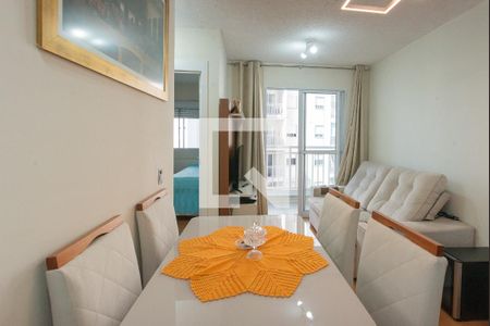 Sala de apartamento para alugar com 2 quartos, 45m² em Jardim Ipaussurama, Campinas