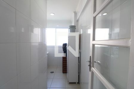 Área de Serviço de apartamento para alugar com 2 quartos, 90m² em Vila Alzira, Guarujá