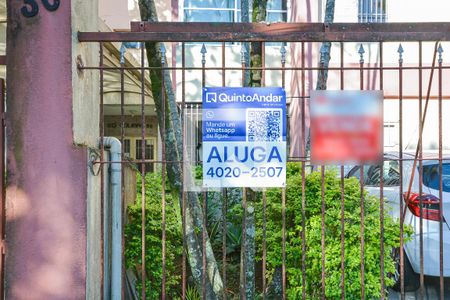 Placa de apartamento para alugar com 2 quartos, 68m² em Jardim Regis, São Paulo