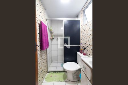 Banheiro de apartamento à venda com 2 quartos, 47m² em Campo Novo, Porto Alegre