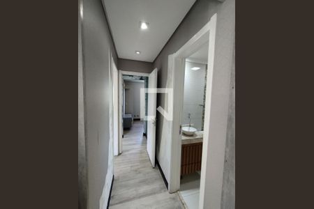 Corredor de apartamento para alugar com 3 quartos, 67m² em Jardim Celeste, São Paulo