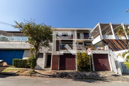 Fachada de casa à venda com 3 quartos, 324m² em Perdizes, São Paulo