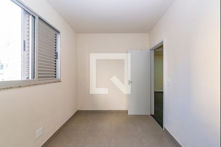 Quarto 2 de apartamento para alugar com 2 quartos, 58m² em Estoril, Belo Horizonte