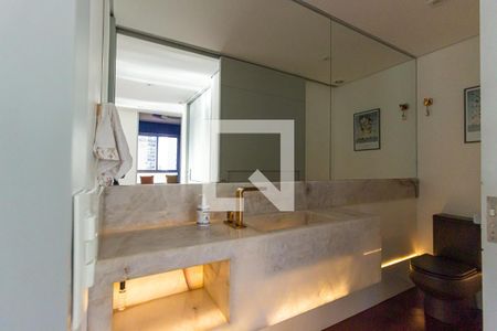 Lavabo de apartamento à venda com 4 quartos, 220m² em Campo Belo, São Paulo