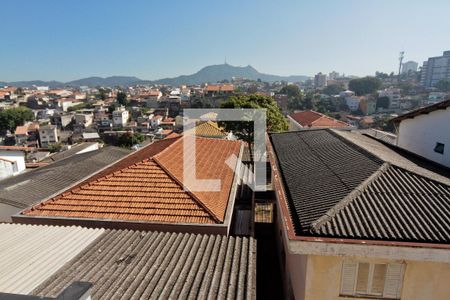 Vista de casa à venda com 3 quartos, 145m² em Parque Maria Domitila, São Paulo