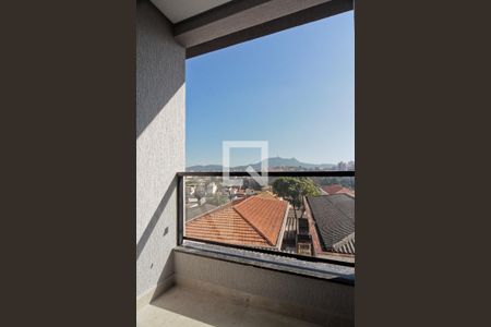 Varanda de casa à venda com 3 quartos, 145m² em Parque Maria Domitila, São Paulo