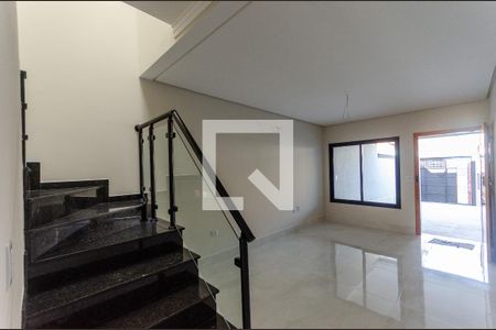 Sala de casa à venda com 3 quartos, 145m² em Parque Maria Domitila, São Paulo