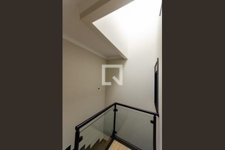 Escada de casa à venda com 3 quartos, 145m² em Parque Maria Domitila, São Paulo