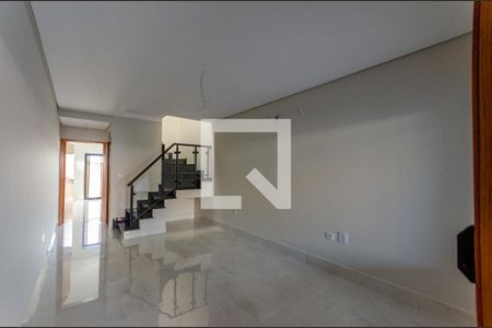 Sala de casa à venda com 3 quartos, 145m² em Parque Maria Domitila, São Paulo