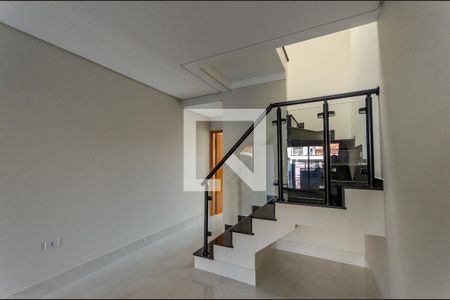 Sala de casa à venda com 3 quartos, 145m² em Parque Maria Domitila, São Paulo