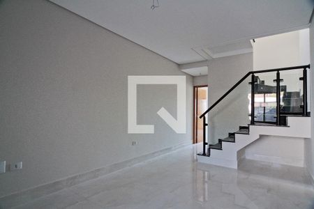 Sala de casa à venda com 3 quartos, 145m² em Parque Maria Domitila, São Paulo