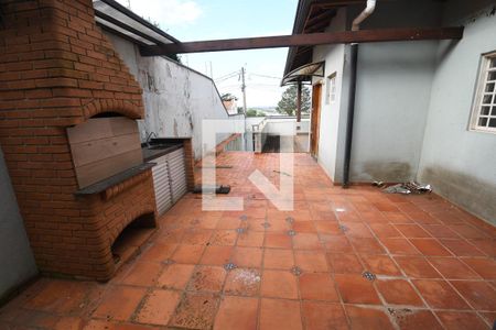 Quintal de casa à venda com 4 quartos, 234m² em Parque das Universidades, Campinas