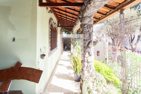 Varanda de casa à venda com 5 quartos, 360m² em Santa Rosa, Belo Horizonte
