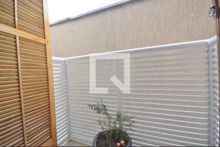 Sacada da Suíte 2 de casa à venda com 3 quartos, 150m² em Vila Constança, São Paulo
