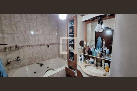 Casa à venda com 3 quartos, 400m² em Vila Carrão, São Paulo