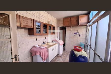 Casa à venda com 3 quartos, 400m² em Vila Carrão, São Paulo