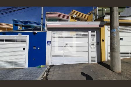 Fachada de casa à venda com 3 quartos, 90m² em Parque Oratório, Santo André