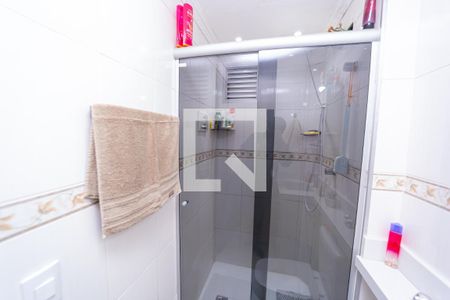Banheiro de apartamento à venda com 2 quartos, 50m² em Vila Paulistania, São Paulo