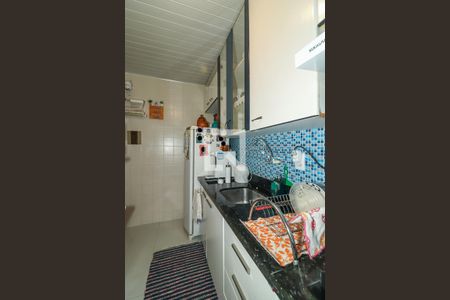 Cozinha de apartamento à venda com 2 quartos, 60m² em Sarandi, Porto Alegre