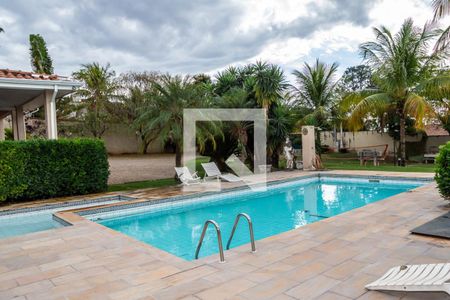 Piscina e área verde de casa para alugar com 6 quartos, 2000m² em Residencial Praia dos Namorados, Americana