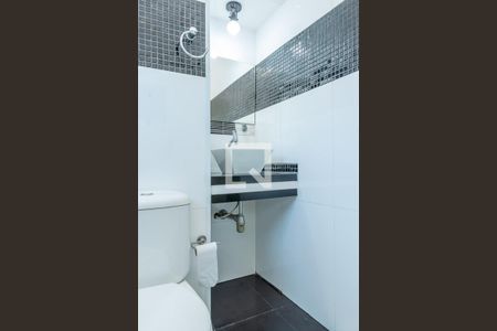 Banheiro Social 1 de casa para alugar com 6 quartos, 2000m² em Residencial Praia dos Namorados, Americana