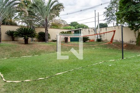 Gramado com quadra de volei de casa para alugar com 6 quartos, 2000m² em Residencial Praia dos Namorados, Americana