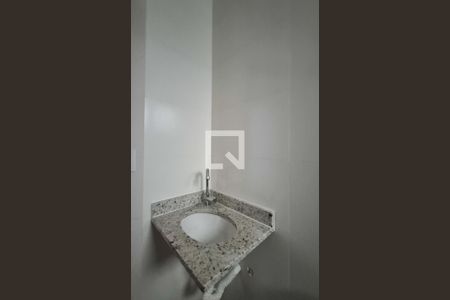 Banheiro de apartamento à venda com 2 quartos, 40m² em Vila Pires, Santo André
