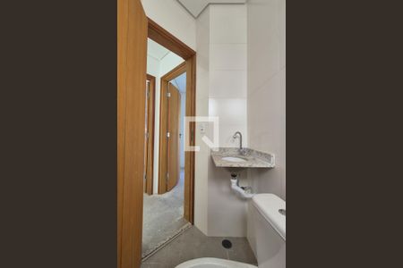 Banheiro Social de apartamento à venda com 2 quartos, 40m² em Vila Pires, Santo André