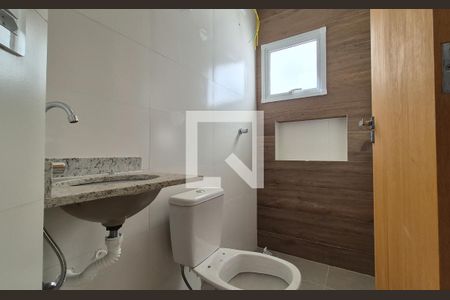 Banheiro Social de apartamento à venda com 2 quartos, 40m² em Vila Pires, Santo André