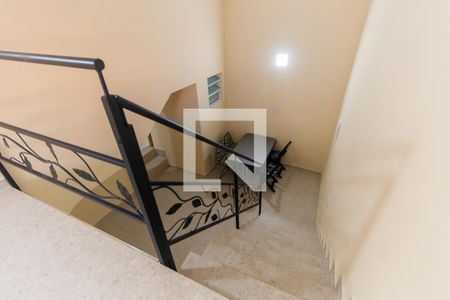 Escada de casa para alugar com 2 quartos, 40m² em Vila Prudente, São Paulo