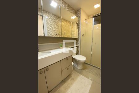 Banheiro  de apartamento à venda com 2 quartos, 52m² em Taquara, Rio de Janeiro