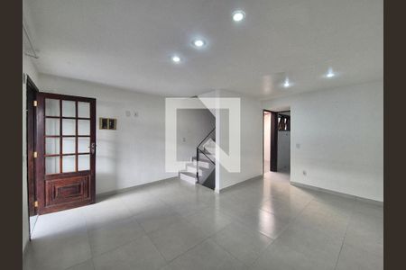 Sala de casa de condomínio à venda com 3 quartos, 146m² em Recreio dos Bandeirantes, Rio de Janeiro