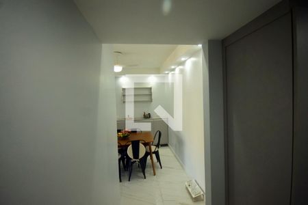 Corredor de apartamento para alugar com 3 quartos, 84m² em Barra da Tijuca, Rio de Janeiro