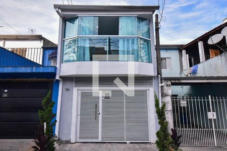 Fachada de casa à venda com 3 quartos, 150m² em Jardim Monte Alegre, Taboão da Serra
