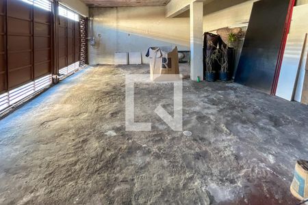 Garagem de casa à venda com 5 quartos, 270m² em Vila Arcadia, São Paulo