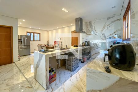 Cozinha 1 de casa à venda com 5 quartos, 270m² em Vila Arcadia, São Paulo