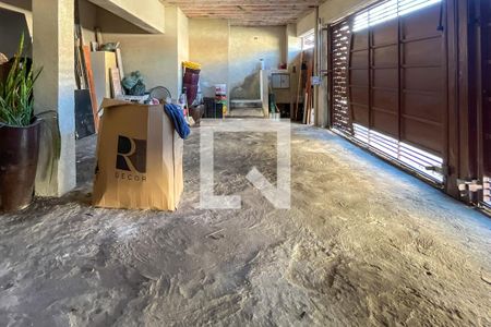 Garagem de casa à venda com 5 quartos, 270m² em Vila Arcadia, São Paulo