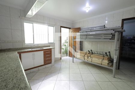 Cozinha 2 de casa à venda com 4 quartos, 166m² em Condomínio Maracanã, Santo André