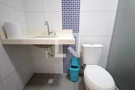 Banheiro de casa à venda com 4 quartos, 166m² em Condomínio Maracanã, Santo André
