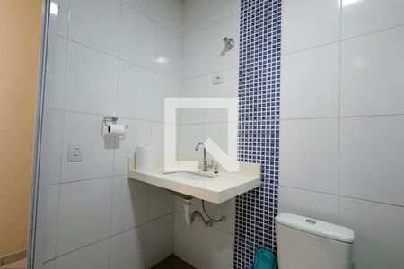Banheiro de casa à venda com 4 quartos, 166m² em Condomínio Maracanã, Santo André