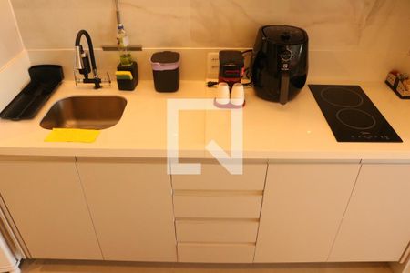 Cozinha de kitnet/studio para alugar com 1 quarto, 28m² em Pompeia, São Paulo