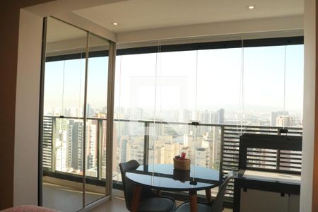 Varanda de kitnet/studio para alugar com 1 quarto, 28m² em Pompeia, São Paulo
