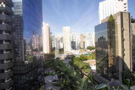Vista de apartamento à venda com 2 quartos, 79m² em Itaim Bibi, São Paulo