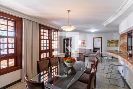 Sala 2 de casa à venda com 4 quartos, 1000m² em São Luiz, Belo Horizonte